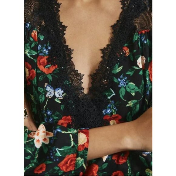 BY ANTHROPOLOGIE Lacy V-Neck Mini Dress Floral Dark Romantic Lace Size US 4 NWT - Picture 2 of 16